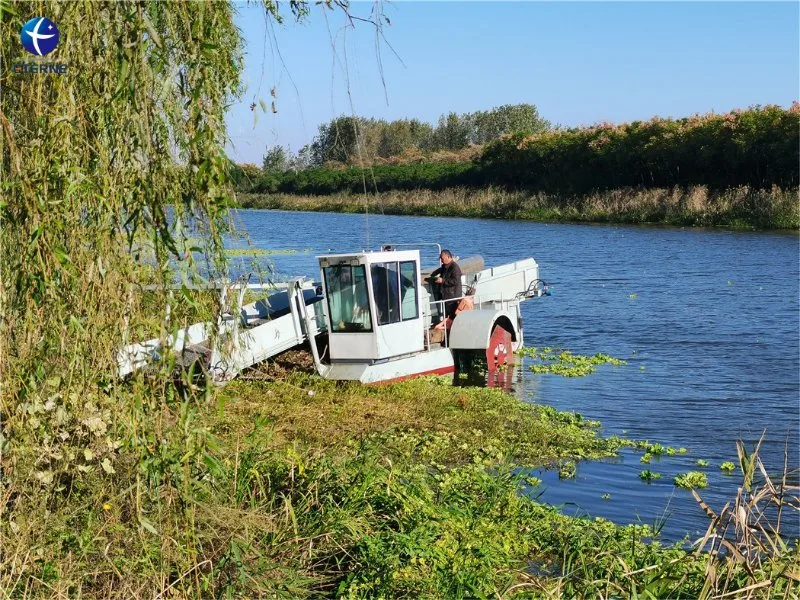 Floating Grass Harvester Boat for Water Surface Cleaning